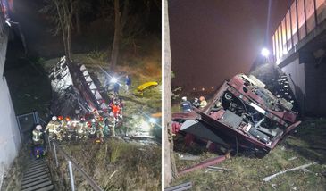 Groźny wypadek na A4. Autokar spadł z wiaduktu