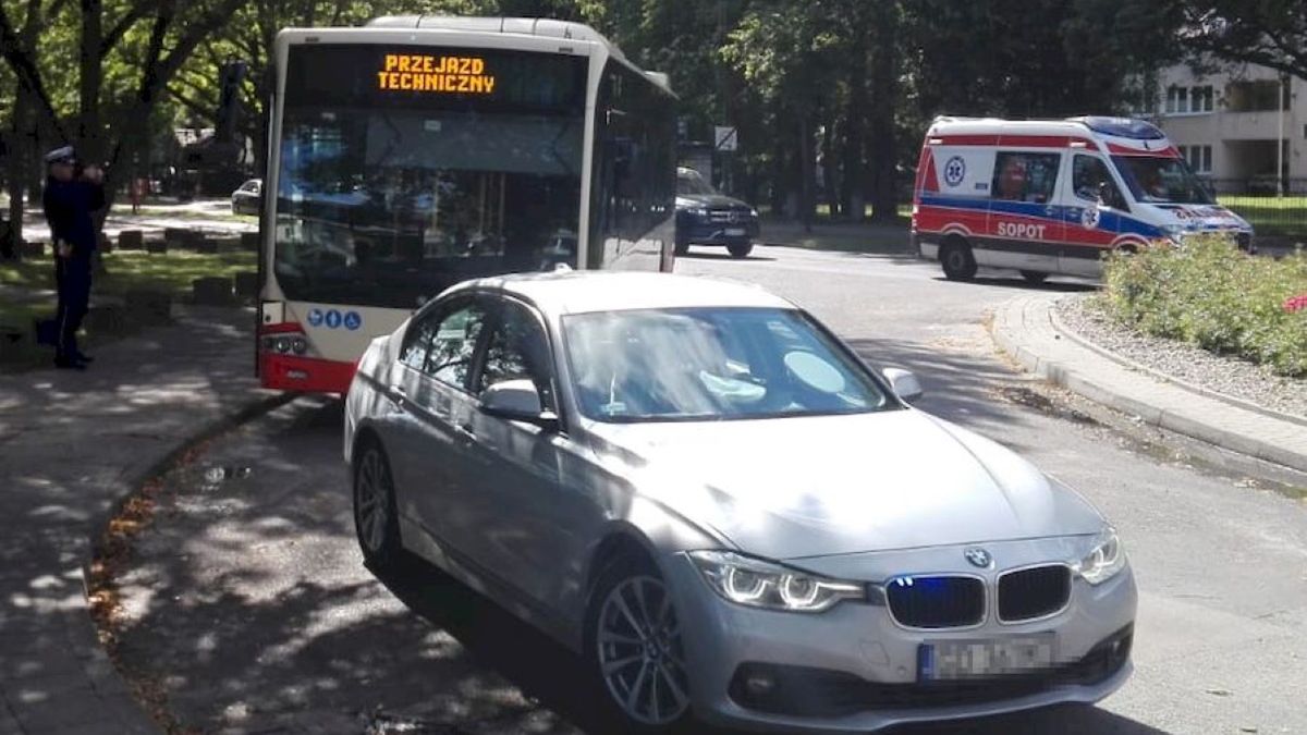 32-latek wsiadł za kierownicę miejskiego autobusu mimo że nie posiadał niezbędnych uprawnień 