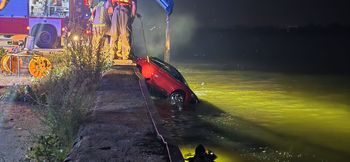 Płock: samochód wjechał do Wisły. 18-letnia pasażerka trafiła do szpitala!