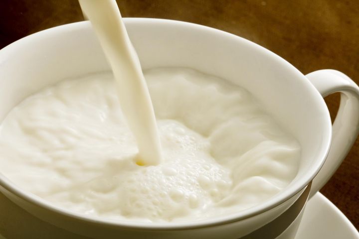 Osoby cierpiące na hipercholesterolemię powinny wybierać mleko chude lub półtłuste