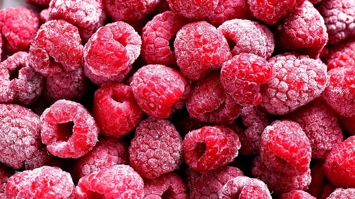 Sprytny sposób na mrożenie malin