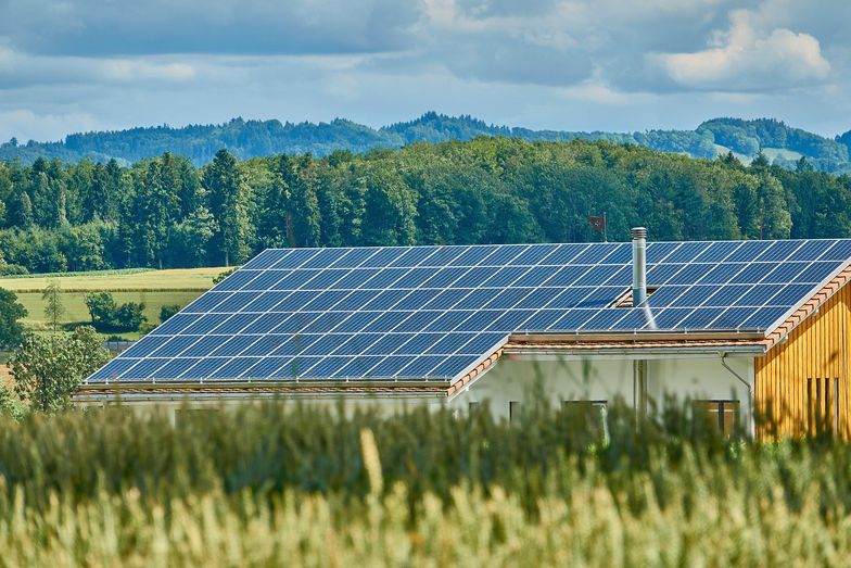 IBC Solar dostarczył struktury do instalacji PV na blokach mieszk. w Poznaniu 