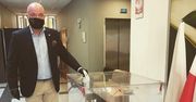 Wybory 2020. Wrocław. Jacek Sutryk już głosował. “Dla demokracji warto postać w kolejce”