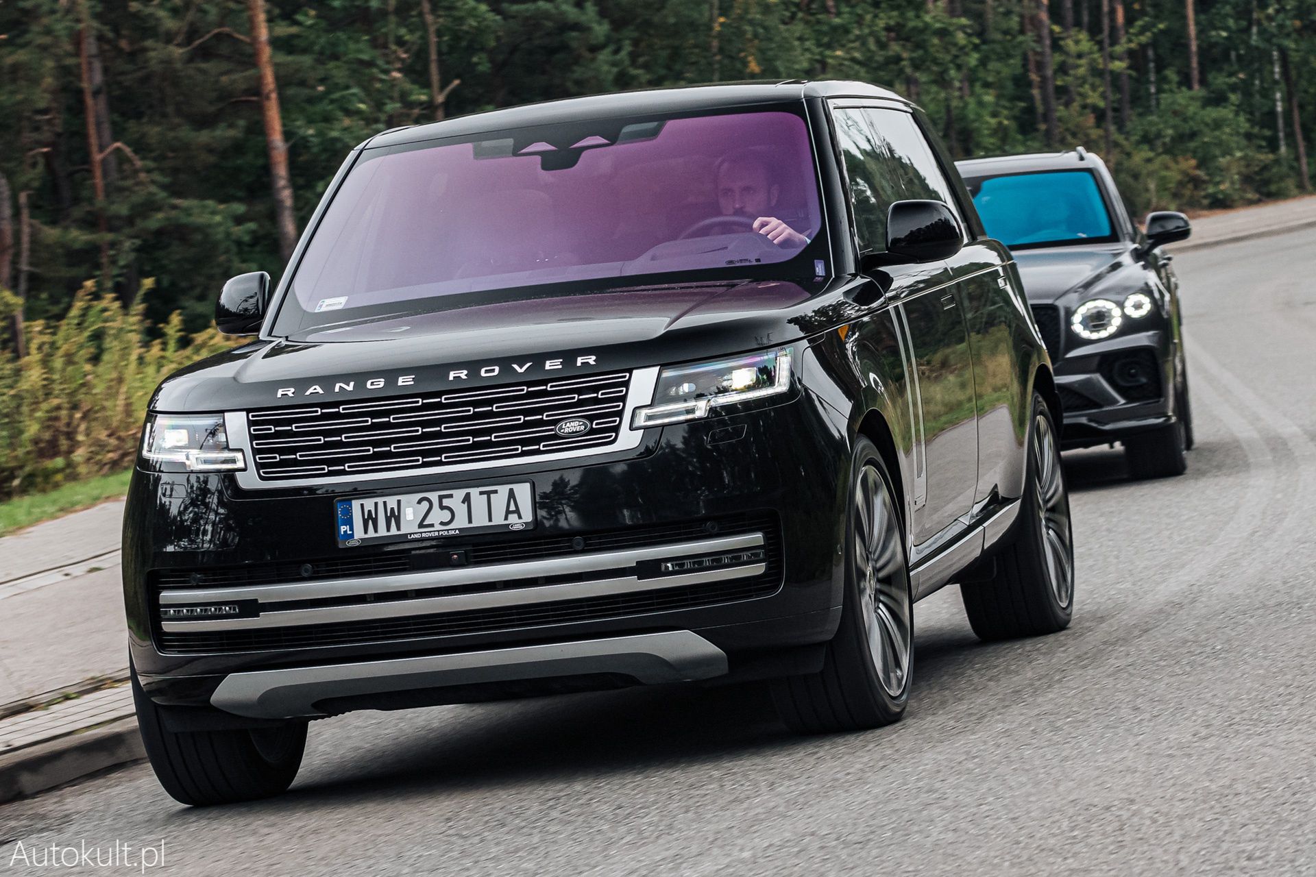 Range Rover (2022) vs Bentley Bentayga S (2022) vs Mercedes-Maybach GLS 600 (2022)