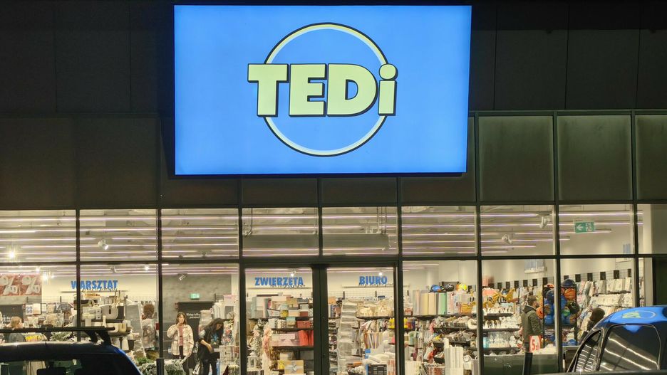 Kolczyki z popularnej sieci mogą zagrażać zdrowiu. Nie zakładaj ich dziecku