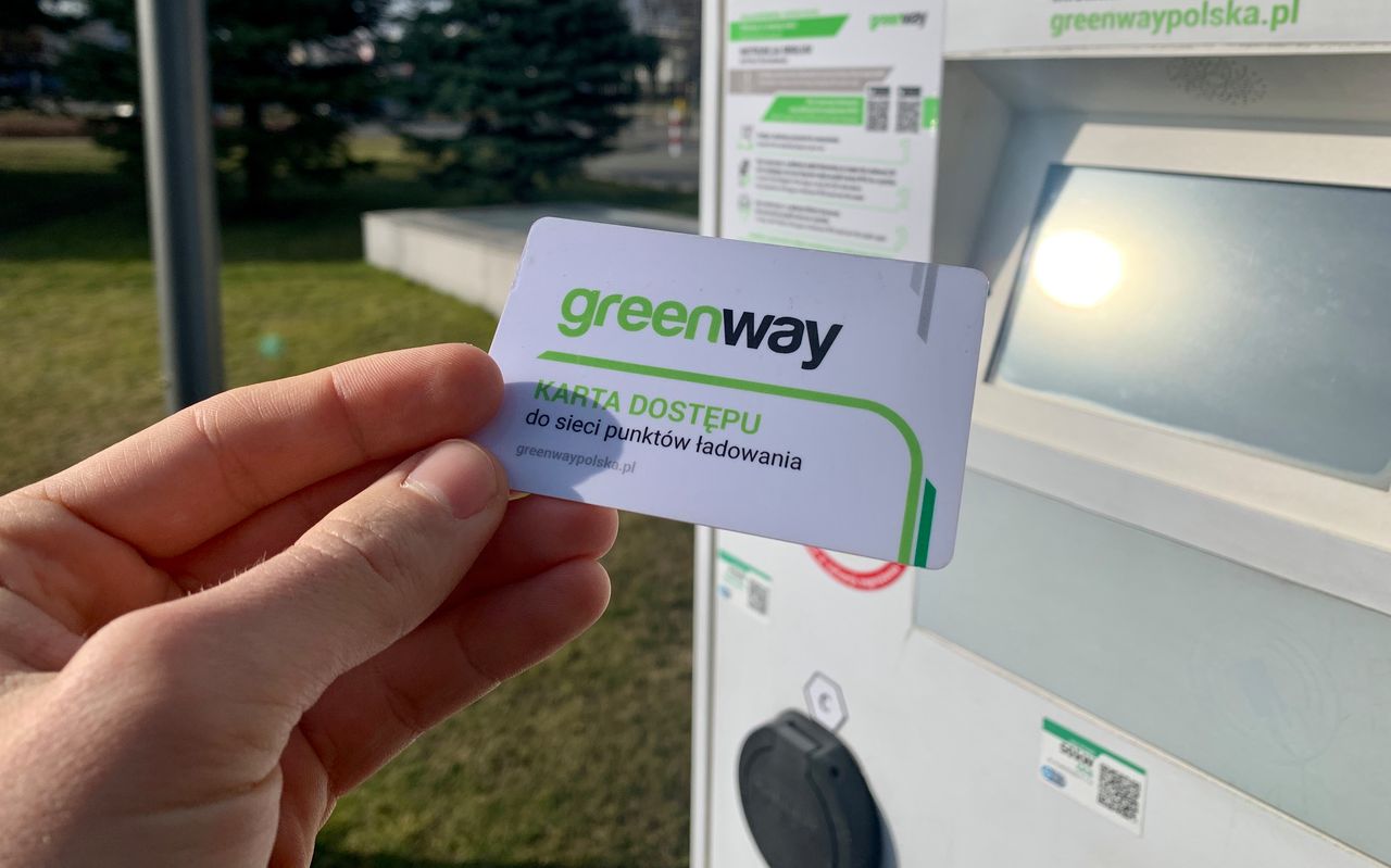 Karta GreenWay ułatwia korzystanie z ładowarek. Zobacz, jak ją wyrobić
