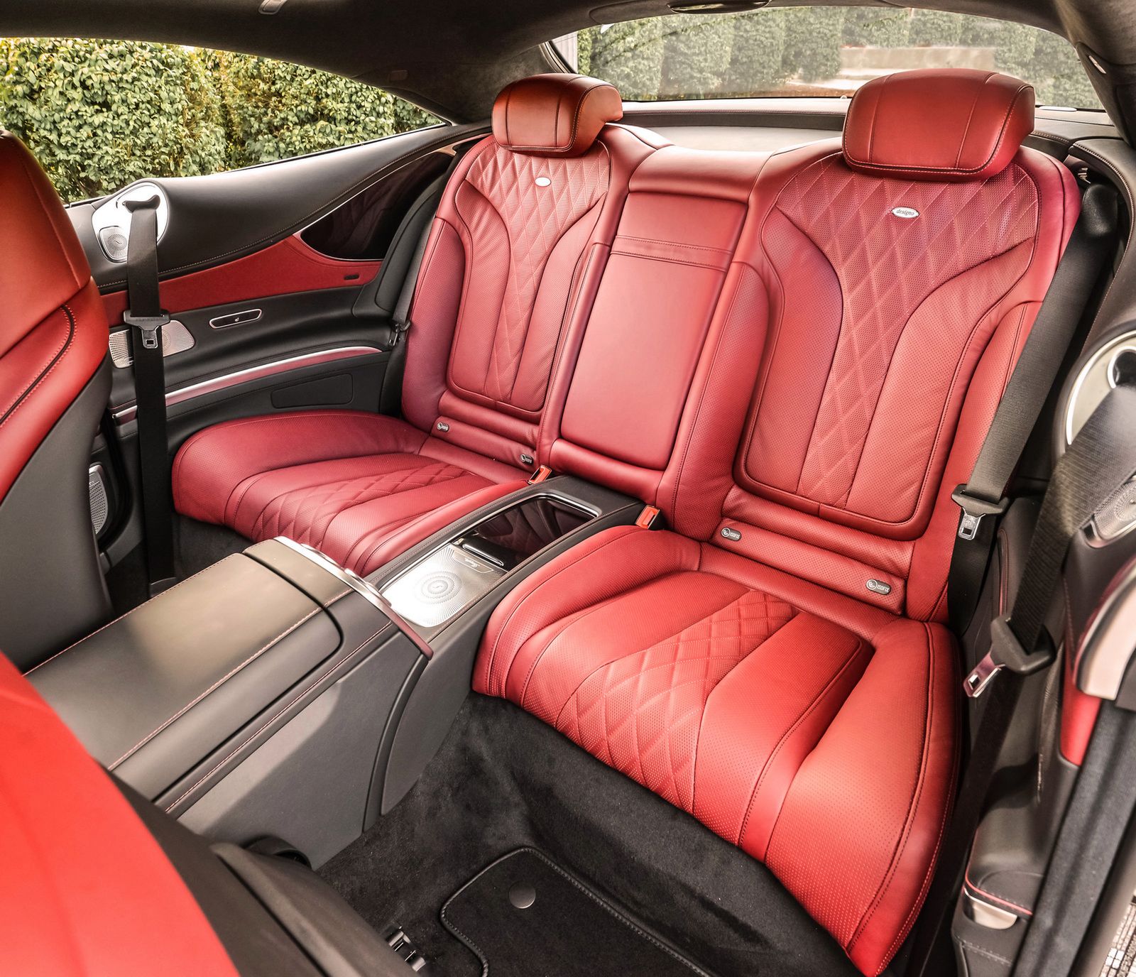Mercedes-Benz S63 AMG i S550 Coupé w nowej galerii zdjęć 98
