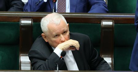 Najnowszy sondaż nie daje szans partii Kaczyńskiego. PiS pożegna się z władzą?