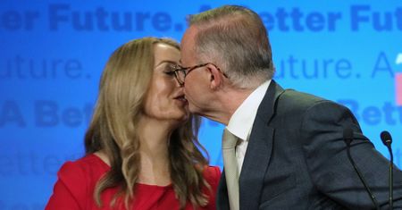 60-letni premier ogłosił zaręczyny. Wstawił romantyczne zdjęcie z ukochaną