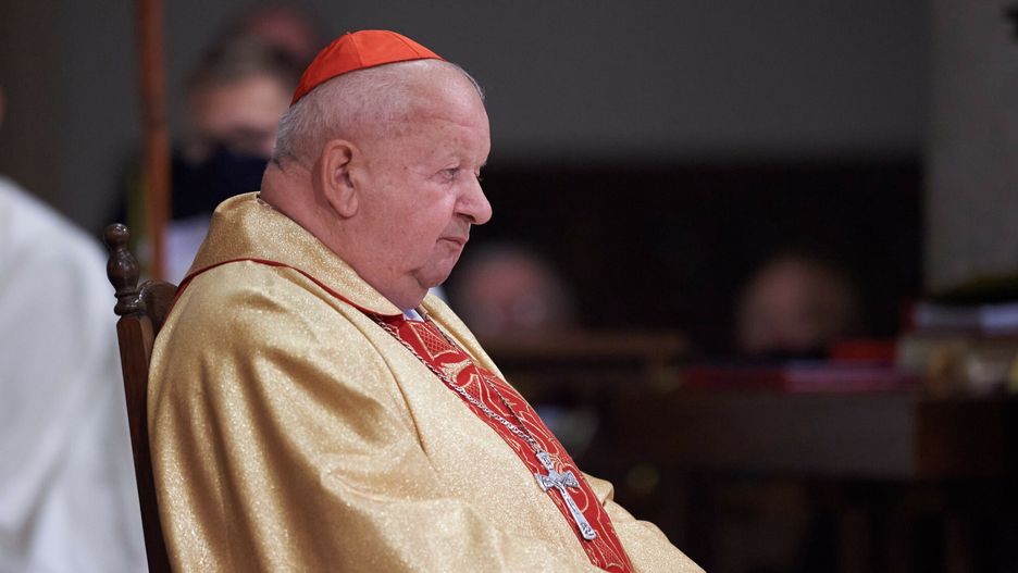 Kard. Stanisław Dziwisz honorowym obywatelem Ruzomberku. Złoty medal od katolickiej uczelni