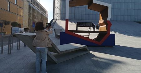 Najdroższe ławki w Lublinie. Czy ławka w kształcie Polski ma sobie równych? Sprawdziliśmy to