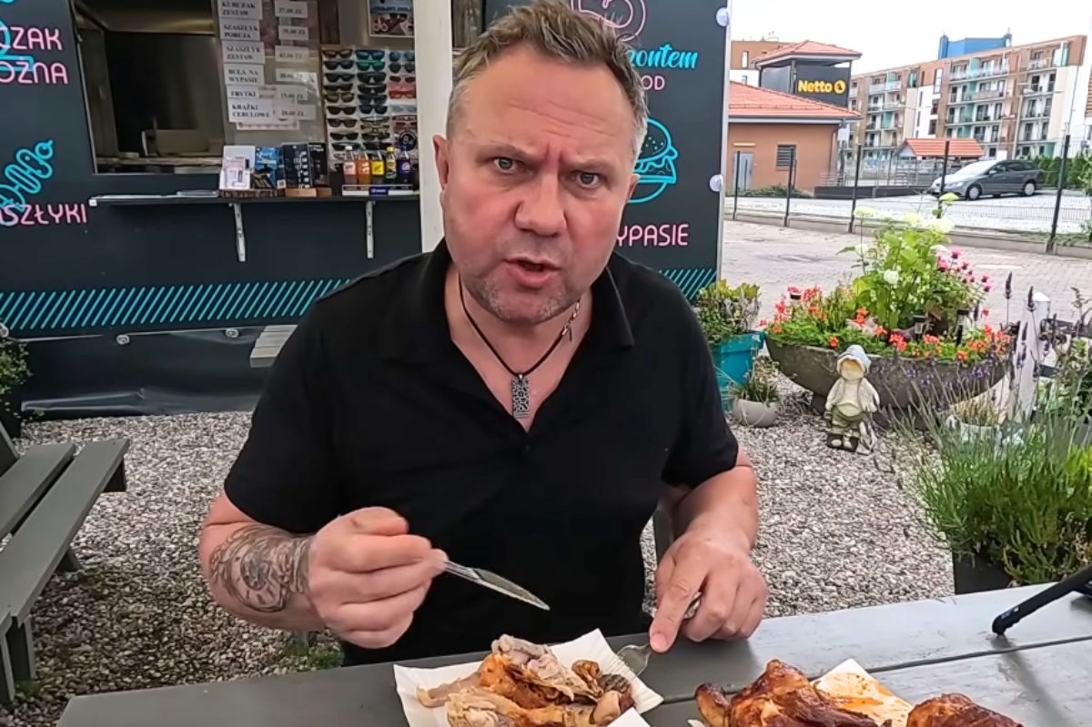 Strzelczyk sprawdził kurczaki z rożna w Kołobrzegu. Już po pierwszym kęsie wiedział, że dostał nieświeżego