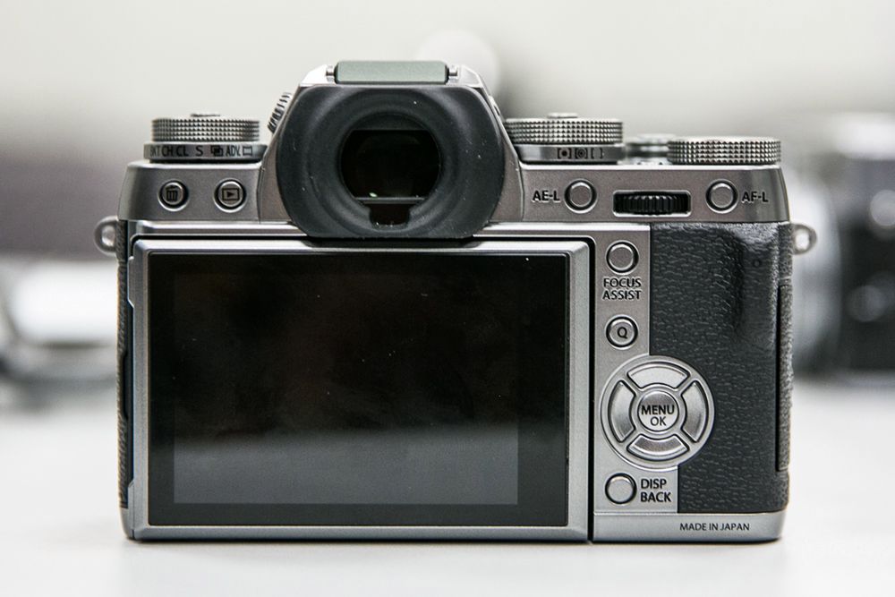 Fujifilm X-T1 Graphite Silver. Czy ma coś więcej, niż nowy kolor obudowy? 3