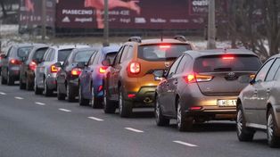 Tarczyn: Akcja służb pod Warszawą. Na jezdni leżał człowiek