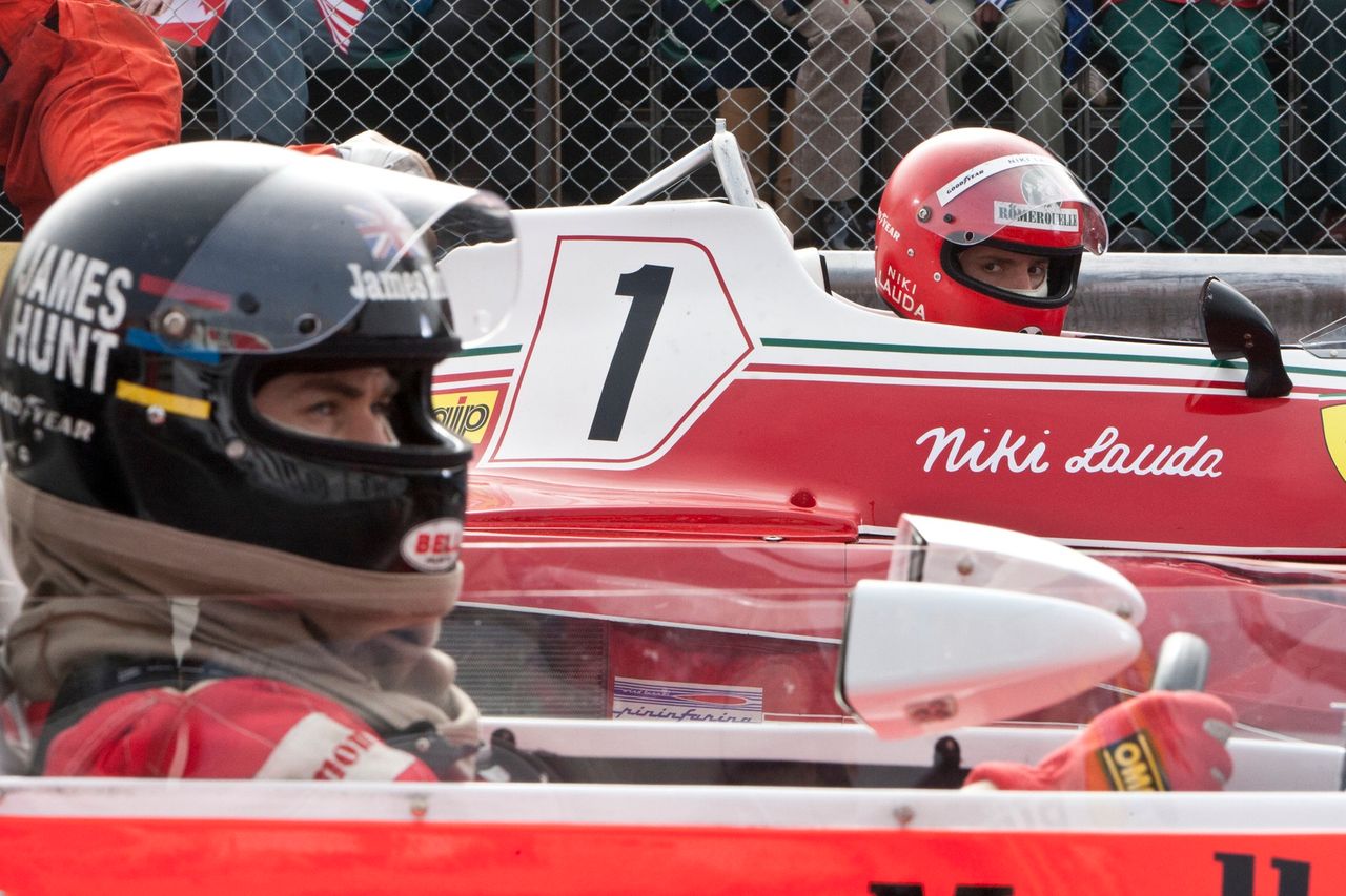Daniel Brühl (Niki Lauda), Chris Hemsworth (James Hunt) - Wyścig/Rush (2013)