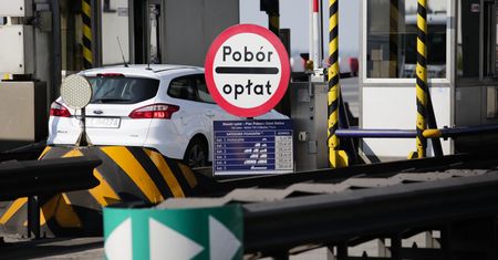 Prywatne autostrady bez opłat? Rzecznik rządu: chcemy rozbijać szklane sufity