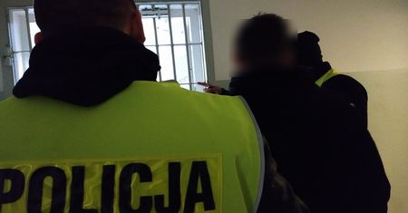 Aż trudno w to uwierzyć. Złamał zakaz zbliżania się do babci i trafił za kratki