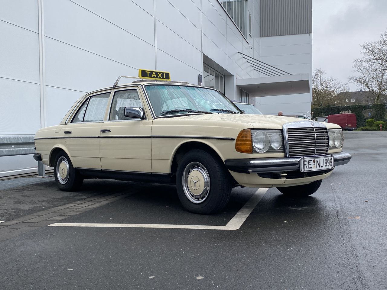 Mercedes 200D W123 Taxi