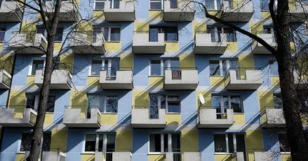 Sopot. 6-latek rzucał przedmiotami z balkonu. Policja interweniowała