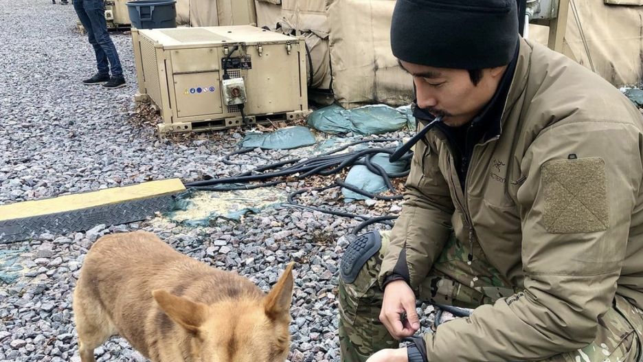 Rhee Keun, były członek południowokoreańskich sił specjalnych marynarki wojennej, znany również jako Ken Rhee lub Rokseal, walczył na wojnie w Ukrainie.Złamał tym samym zakaz podróży do krainy, wydany przez państwo w związku z wojną 