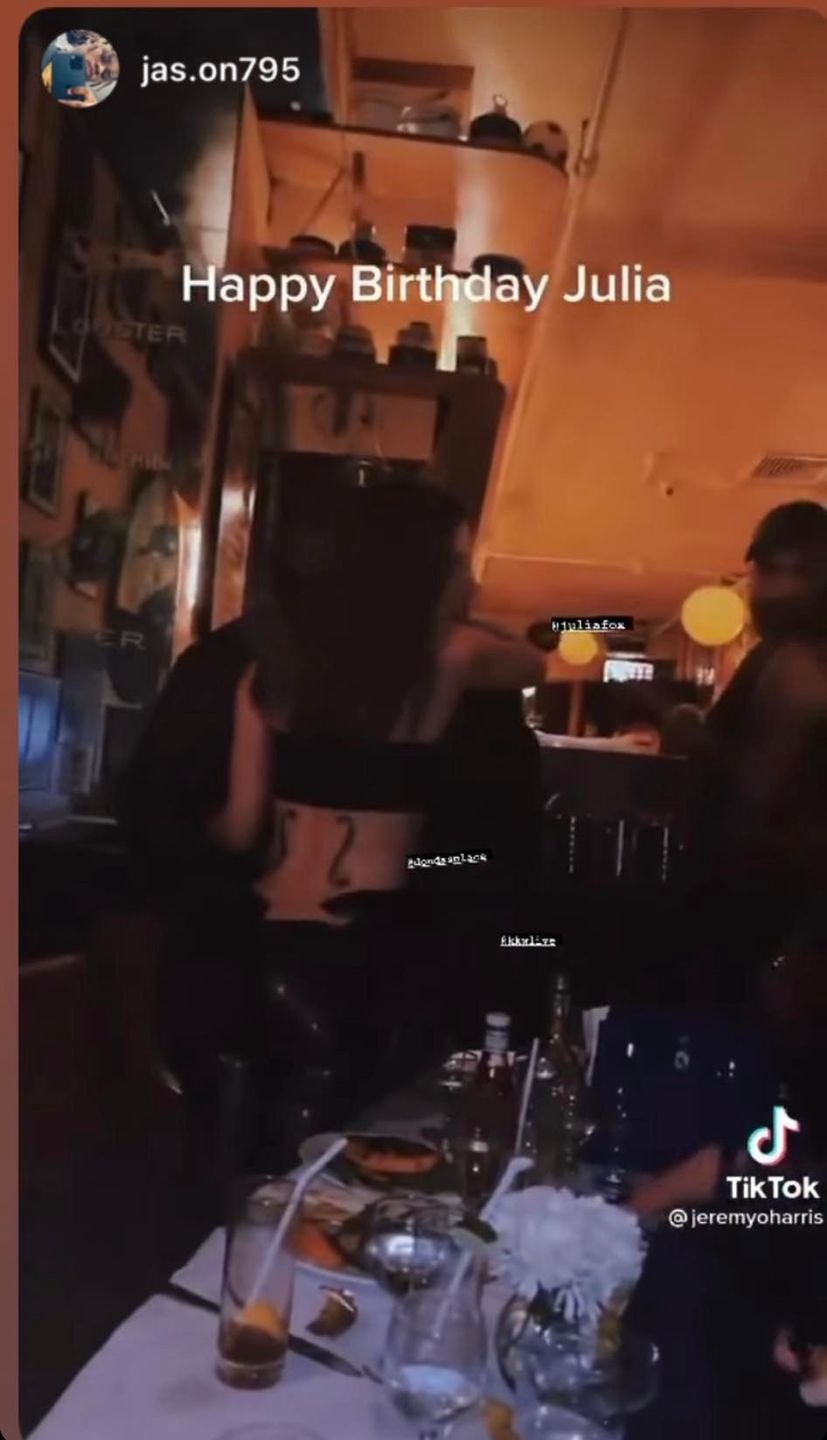 32. urodziny Julii Fox