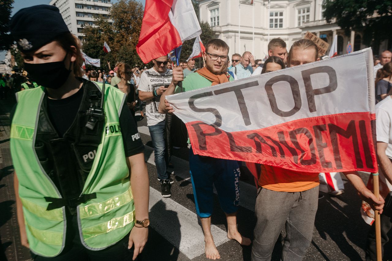 Dlaczego zaszczepieni mają płacić cenę za tych, którzy nie chcą się szczepić? 