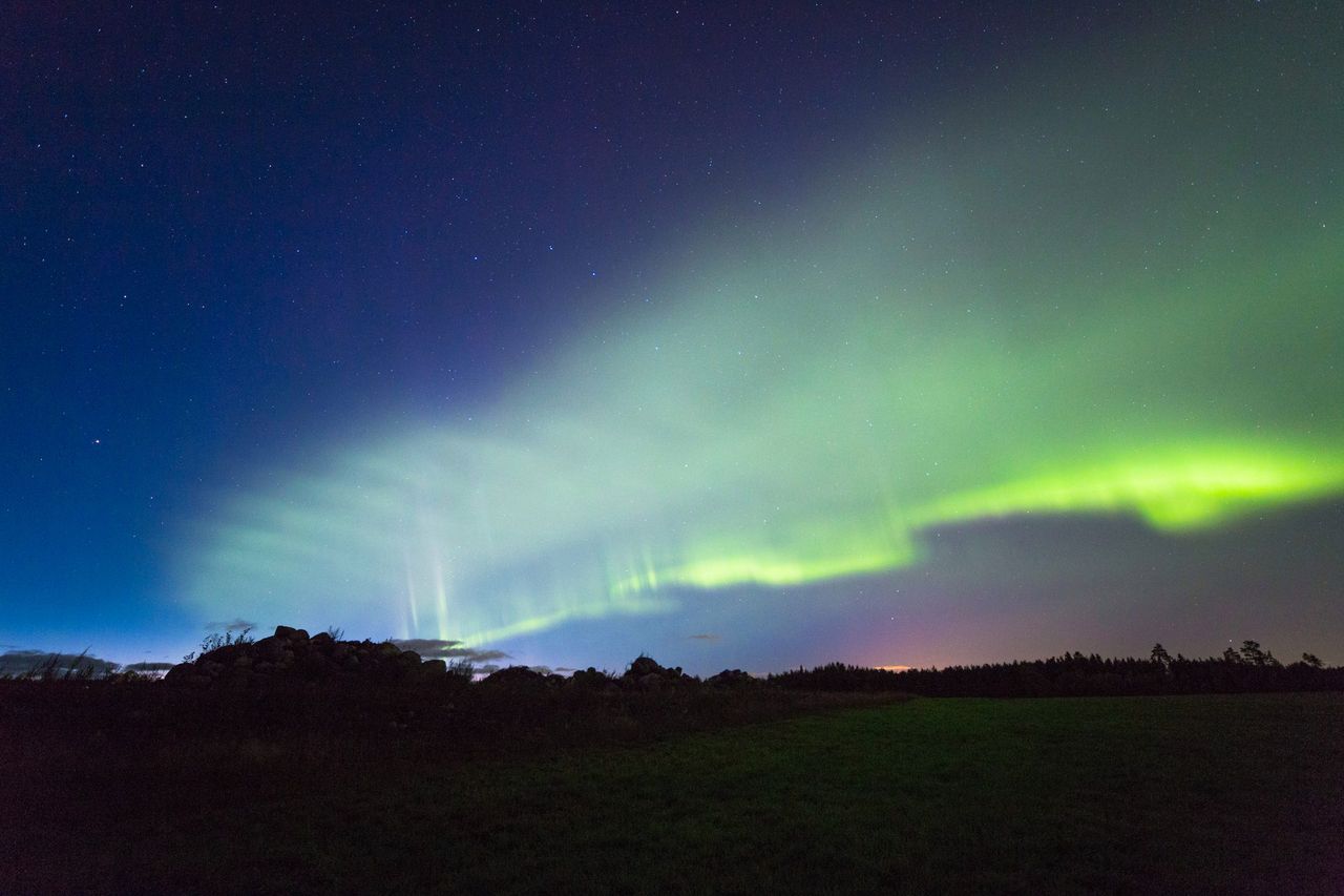 Fotografka ujęła nowy typ zórz polarnych na zdjęciach. Nazywa się ”wydmy”