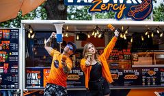 Parówkożercy reklamują markę Tarczyński