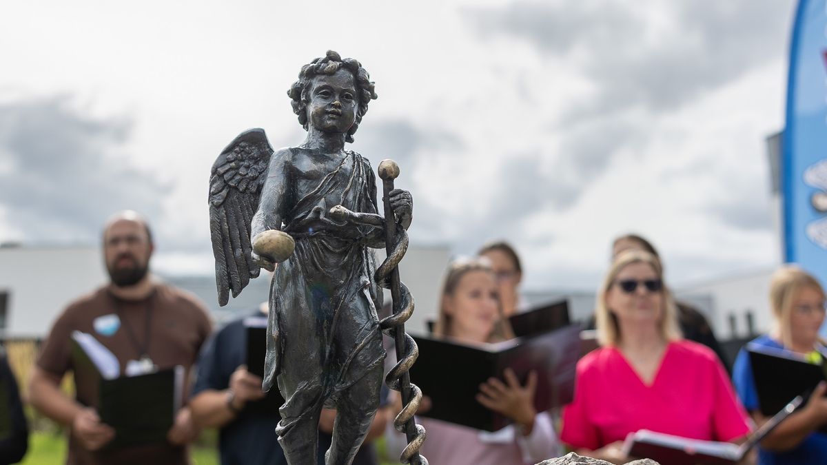 11 września odsłonięto dwa toruńskie aniołki: Wandę i Ludwika