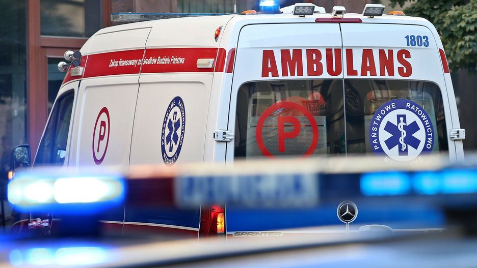 Ambulans, radiowóz policyjny