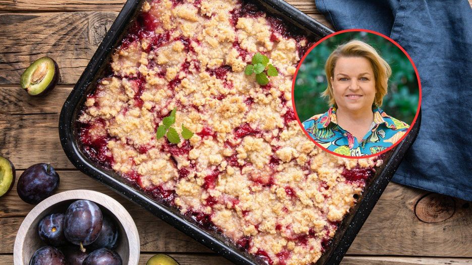 Śliwkowiec Katarzyny Bosackiej - ekspresowe ciasto ze śliwkami i chrupiącą kruszonką.