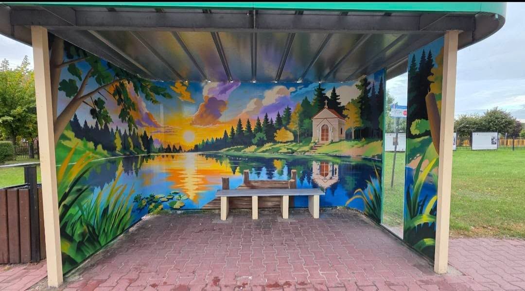 Mural na przystanku 