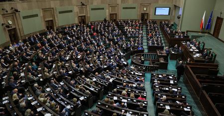 Sejm bez PSL i Polski 2050. Nowy sondaż CBOS