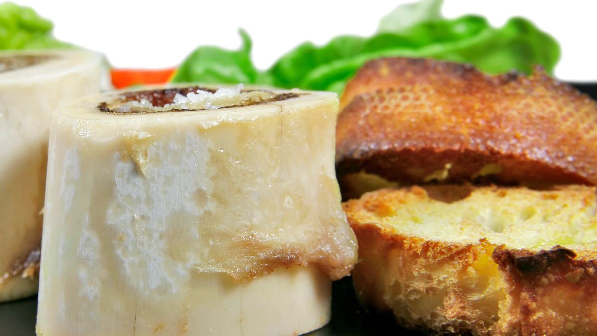 Pieczony szpik to smaczny dodatek do pieczywa 