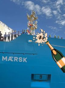 Laura Maersk została ochrzczona. Jako pierwsza pływa na ekologiczny metanol