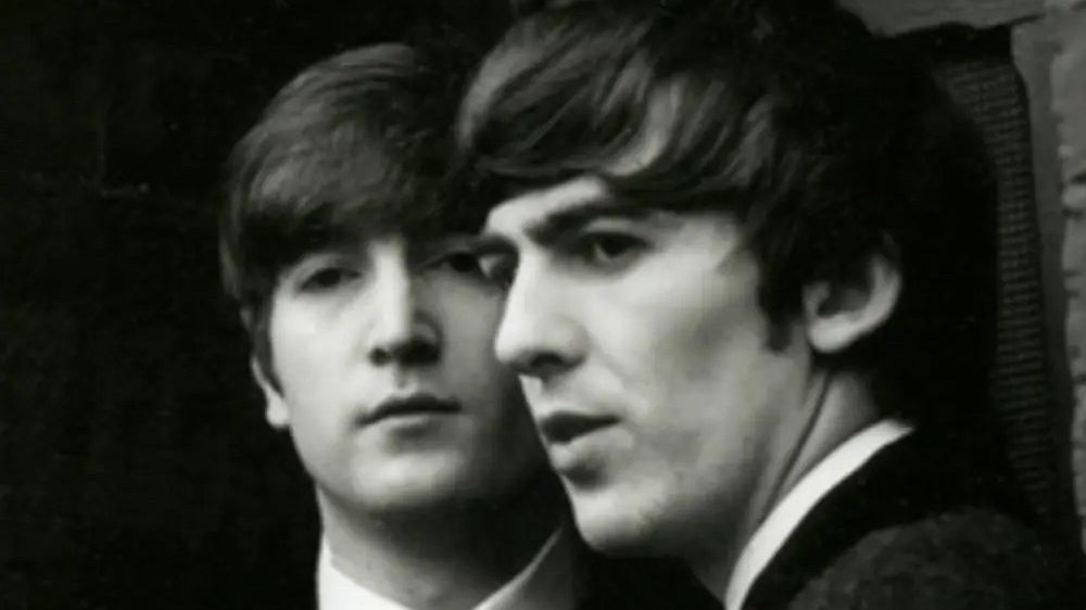John Lennon i George Harrison w Paryżu, 1964 r.