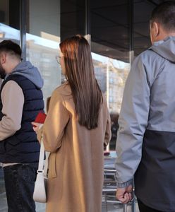 Polacy wycofują gotówkę z banków. Eksperci podali powody