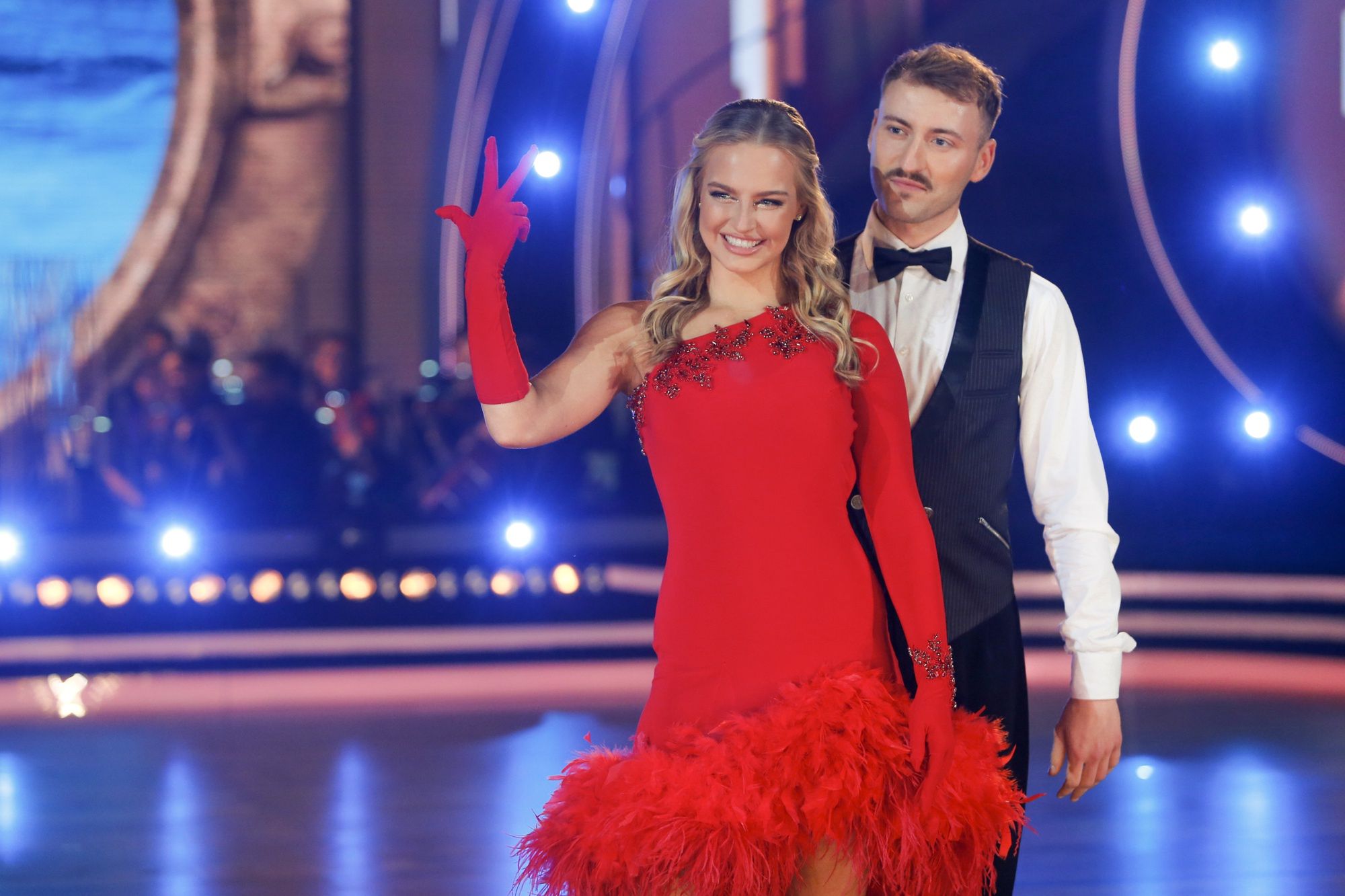 Karolina Pisarek pokazuje negatywne komentarze, które - jej zdaniem - piszą boty