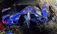 Audi wpadło do rzeki. W środku dwóch nastolatków