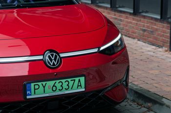 Volkswagen z rekordem w segmencie elektryków. Tesla traci