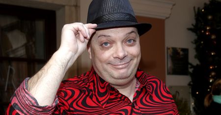 Opisał pogrzeb bez księdza. "Brak jęczenia i rytualnych, fałszywych gestów"