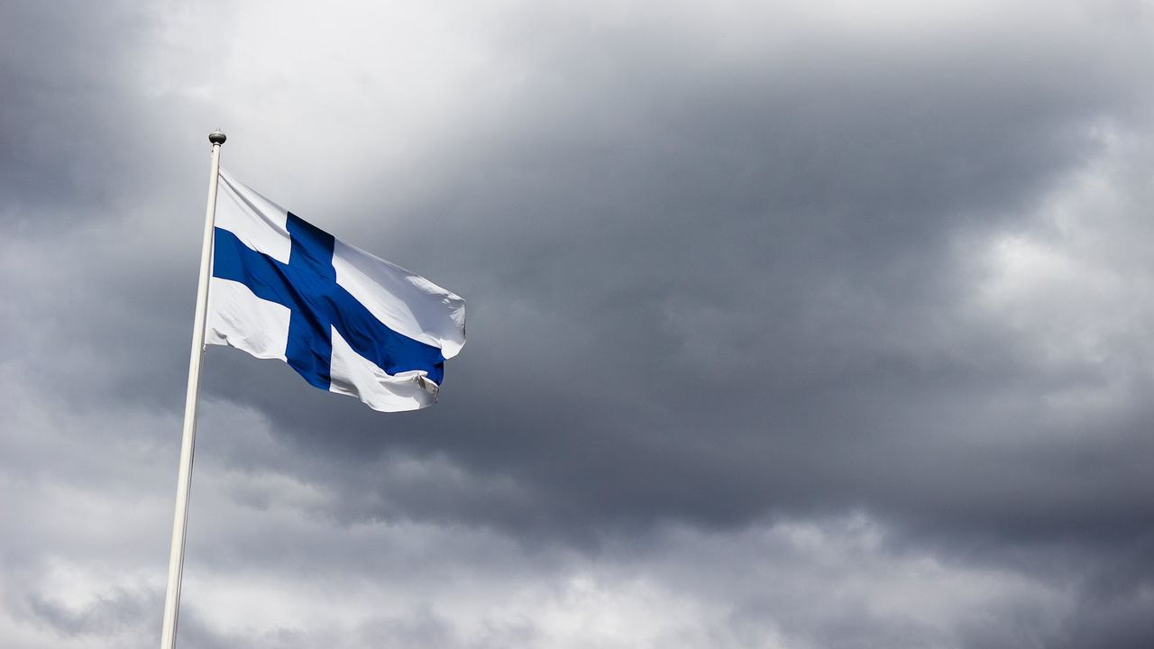 Finland closes its borders to Russia.