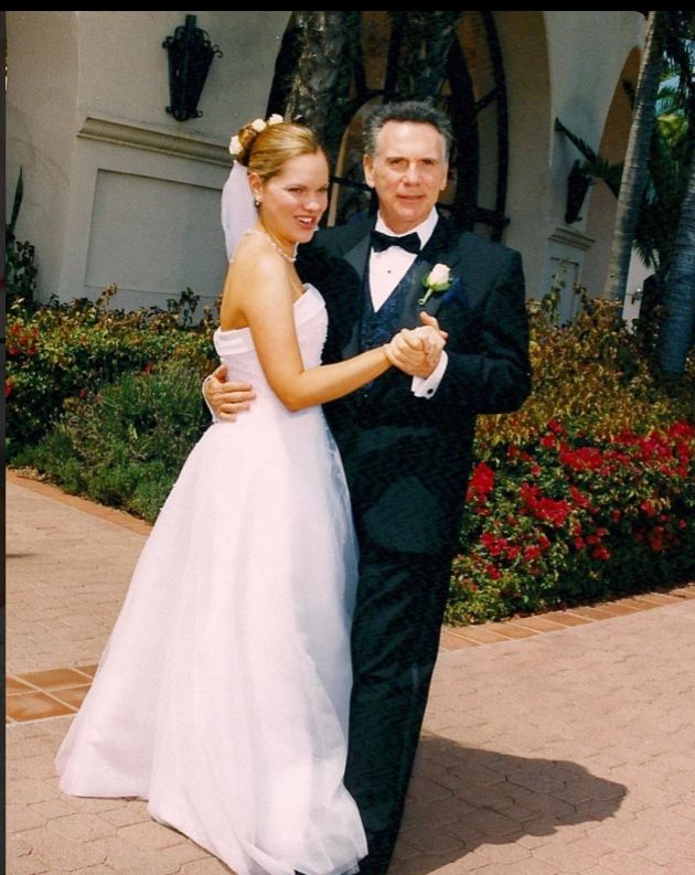 Carrie i Alan na fotografii ślubnej