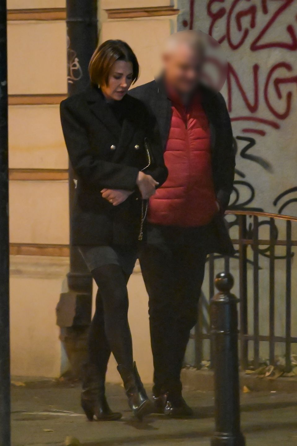 Anna Popek spędza wieczór przy winie w towarzystwie tajemniczego mężczyzny