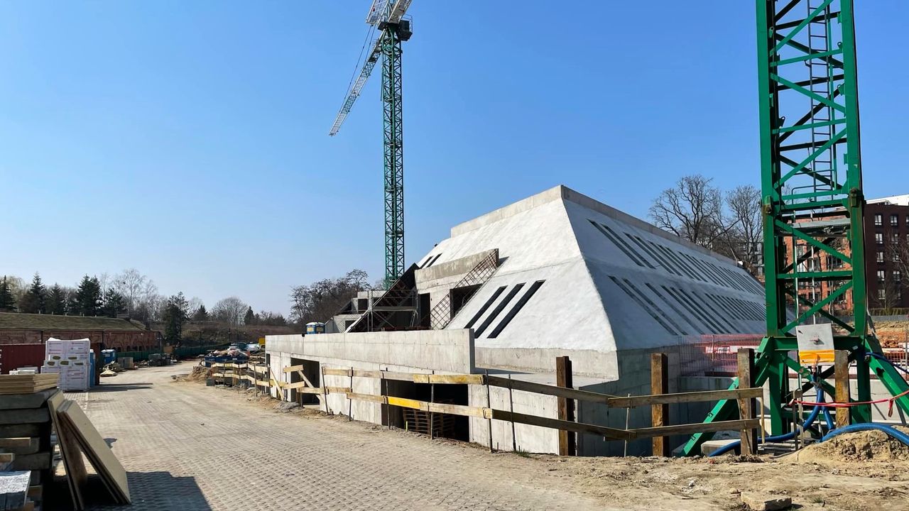 Warszawa: Na Ursynowie powstaje twierdza milionerów. Czy to bunkier tylko dla elity?