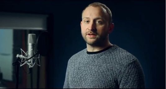 Borys Szyc zachęca do adopcji porzuconych psów (wideo)