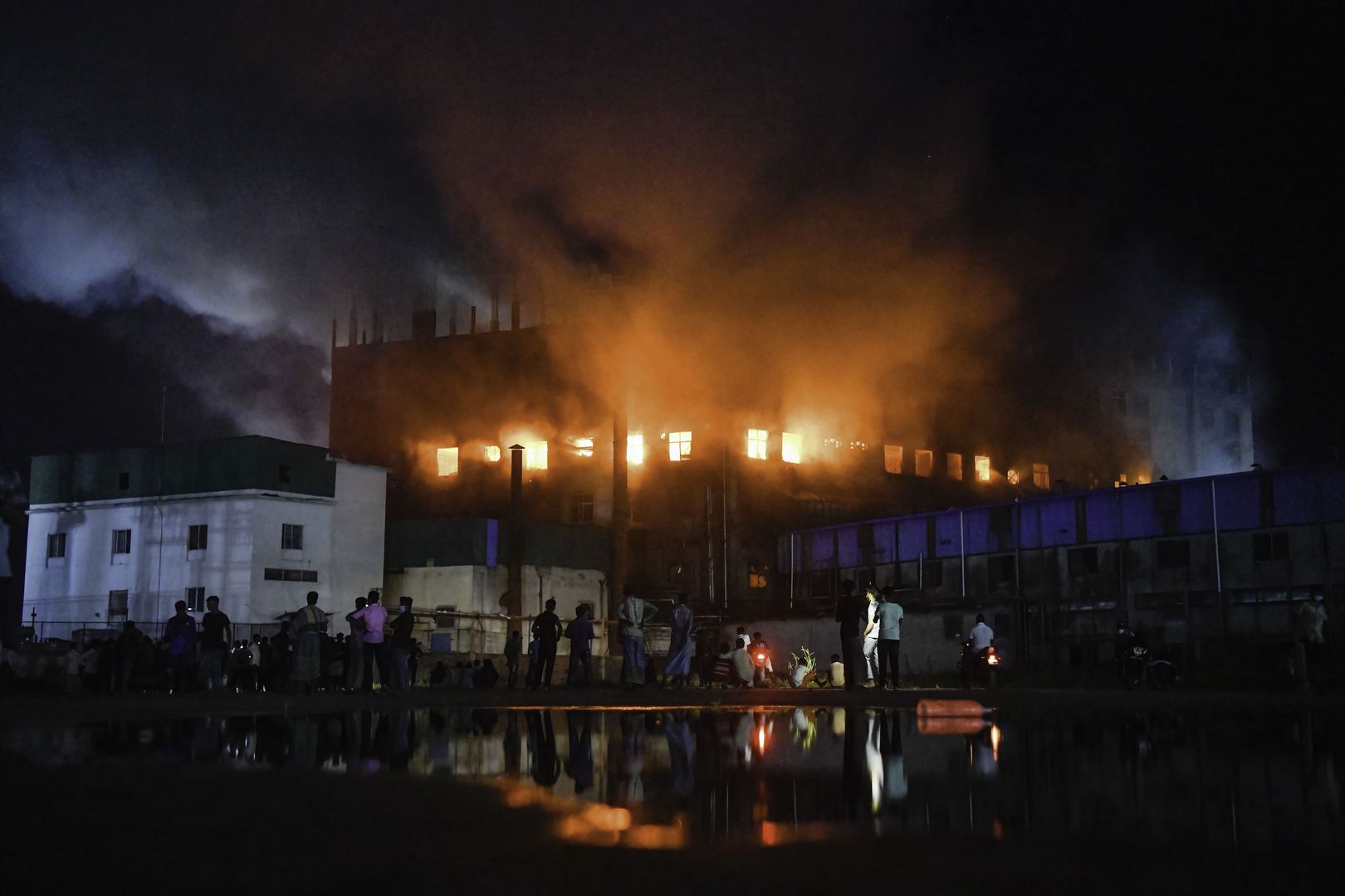 Tragedia w Bangladeszu. Zginęło już kilkadziesiąt osób