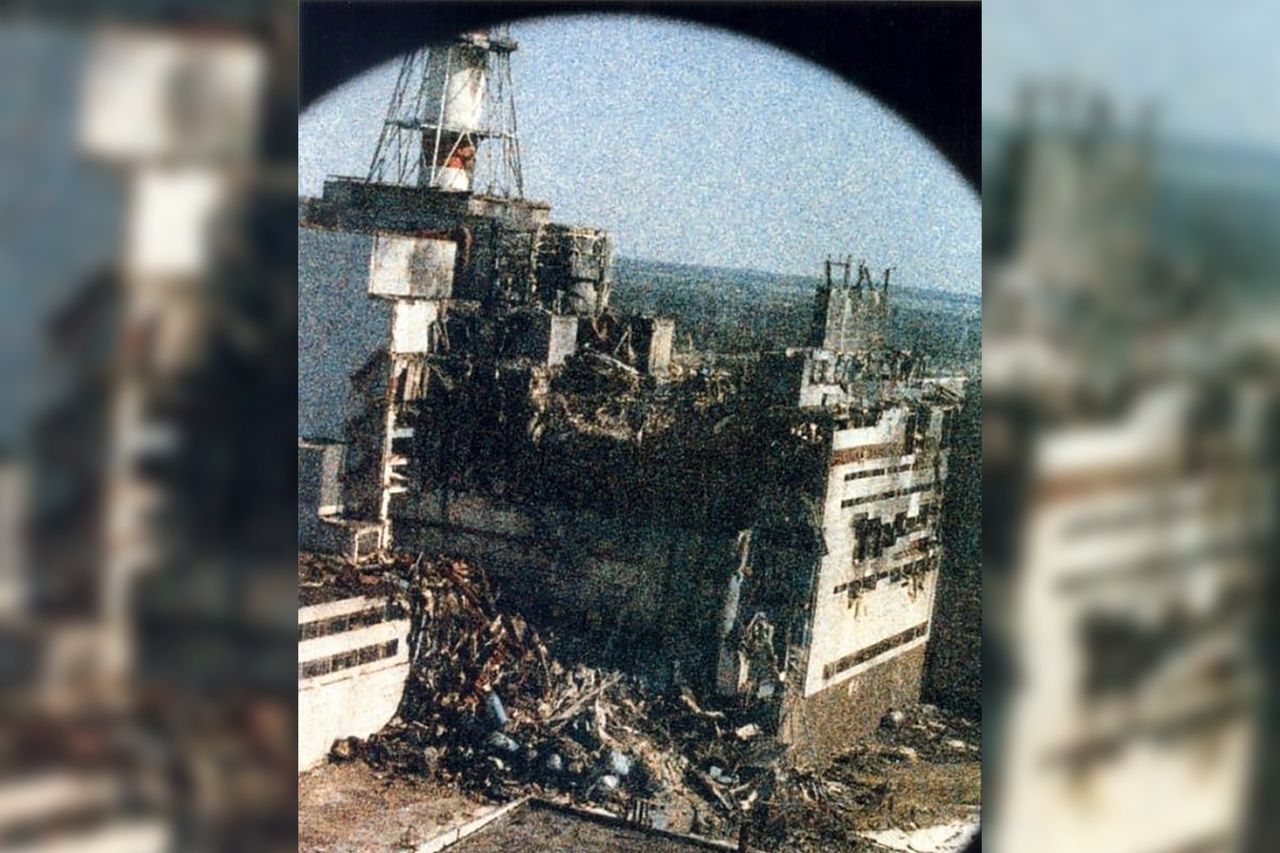 Pierwsze zdjęcie zrobione po wybuchu reaktora w Czarnobylu.