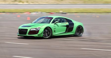 Połączone siły – Racing One R8 V10 (2012)