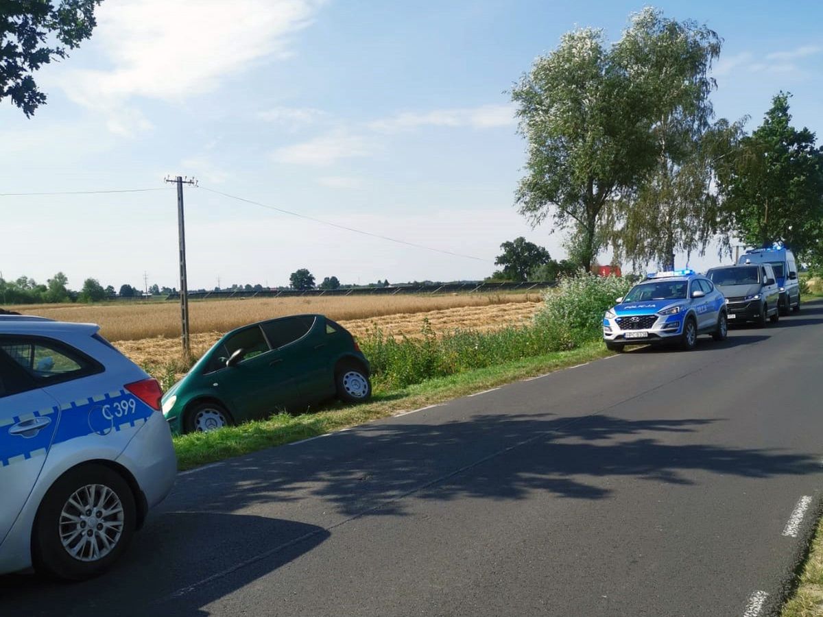 24-latek zakończył pościg w rowie